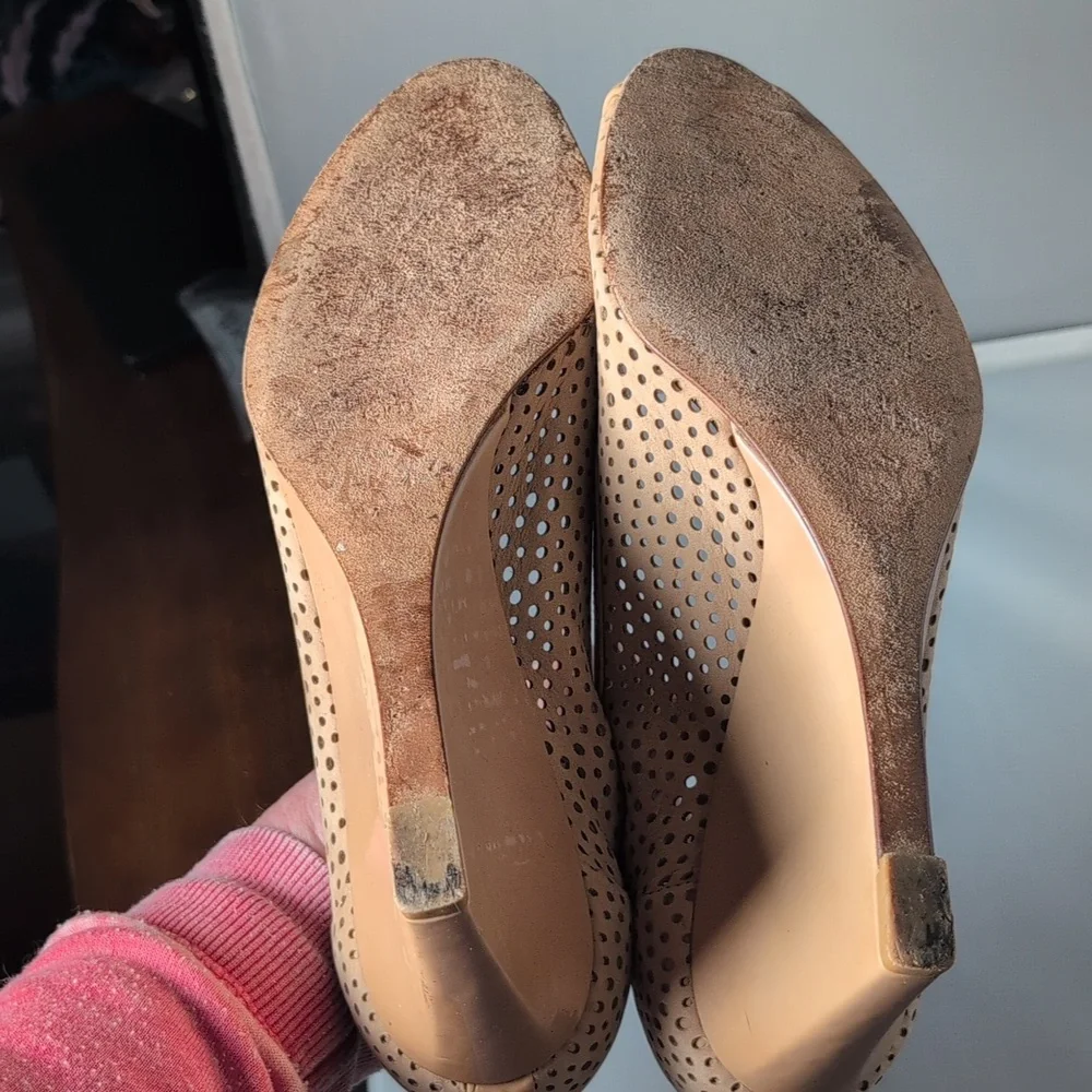 Stuart Weitzman Beige Peep Toe Wedge Sandals Shoes Size 10 M - Picture 10 of 10